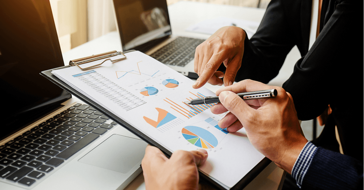 Abrir uma empresa demanda tempo, investimento e burocracias a serem resolvidas. Mas com um bom planejamento, os documentos necessários e o apoio de profissionais qualificados, o sonho de ter o próprio negócio pode se tornar realidade.