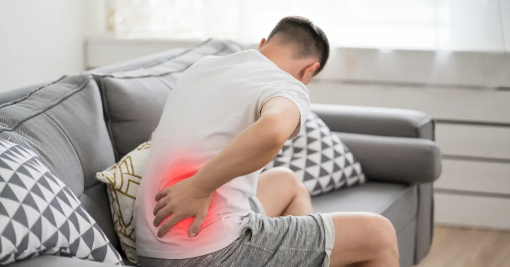 A melhor forma de prevenir a formação de pedras nos rins é manter uma dieta equilibrada e uma boa hidratação.