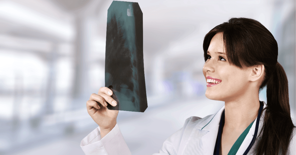 Saiba como é feito o diagnóstico da osteonecrose, seus critérios clínicos e radiográficos. Identificação, sintomas e prevenção.